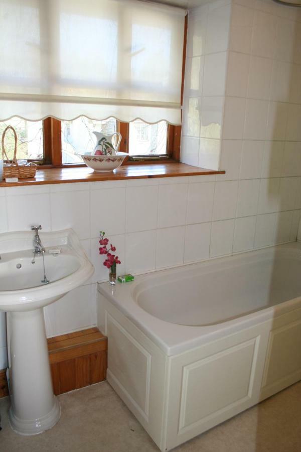 Barn Cottage - Farm Park Stay With Hot Tub Swansea Exterior foto